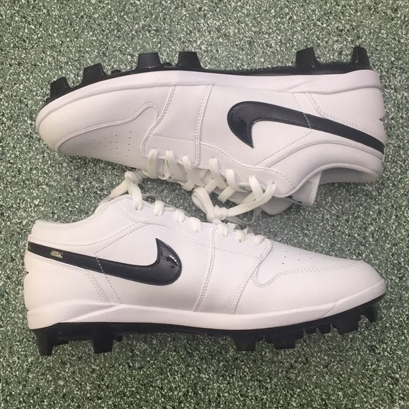 jordan retro 1 baseball cleats